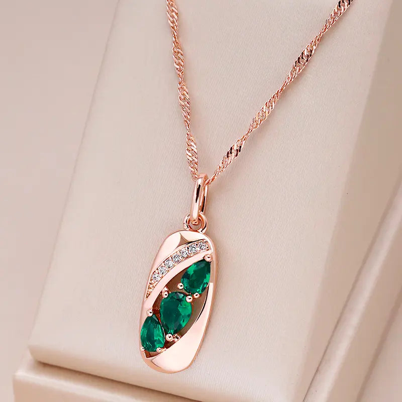 Necklace with Green Crystal