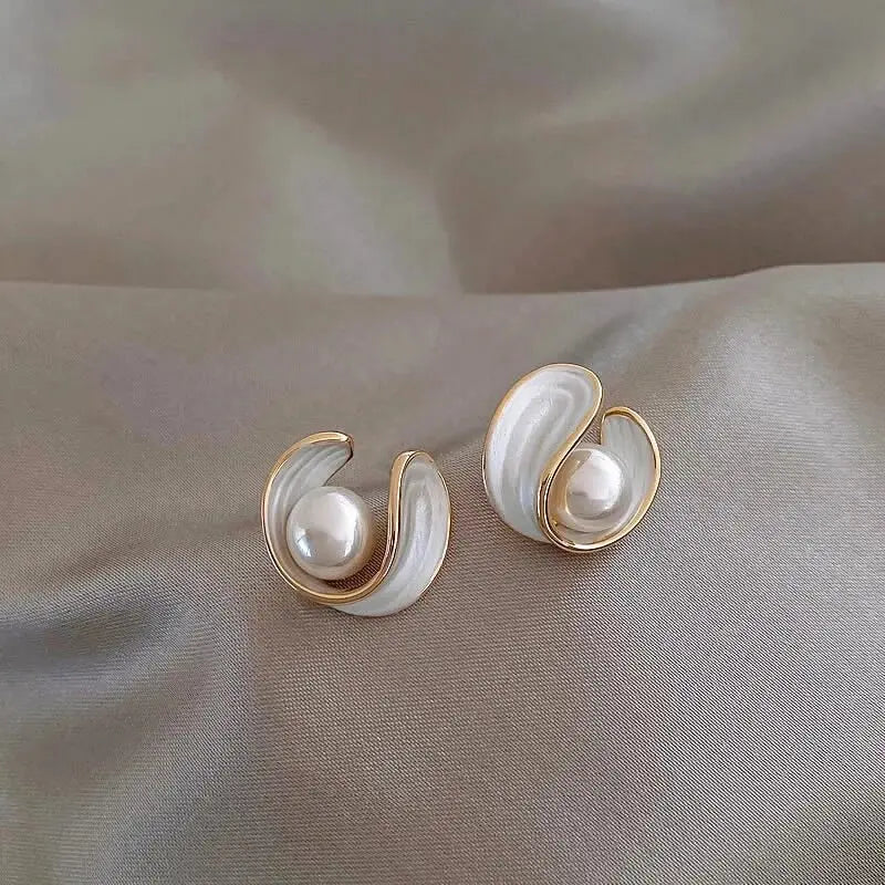 Luxury white opal earrings with pearls in golden