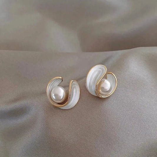 Luxury white opal earrings with pearls in golden