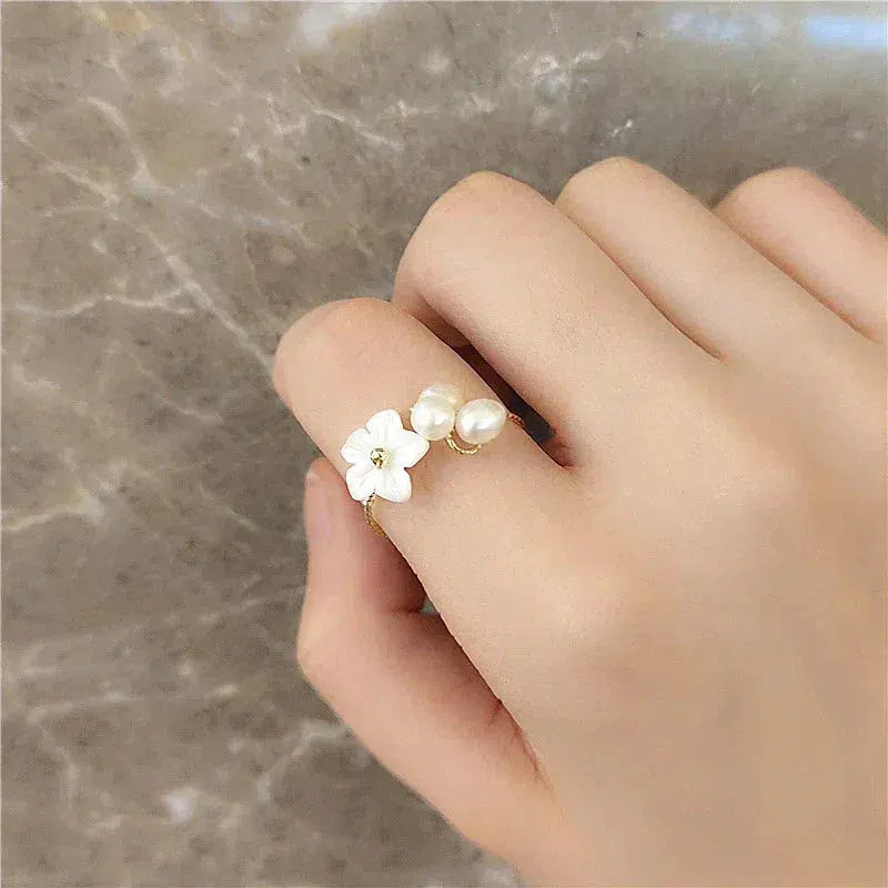 Adjustable Pearl Flower Ring in Golden