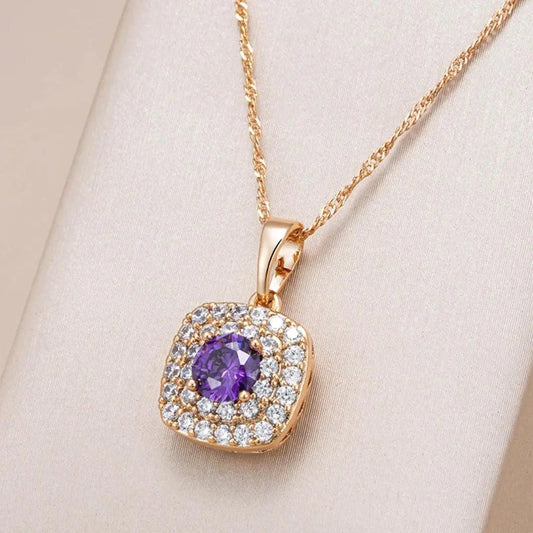 Elegant lilac shiny necklace