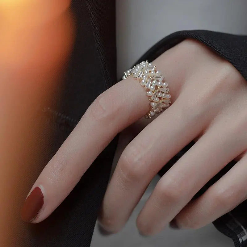 Luxurious Pearl Ring Golden