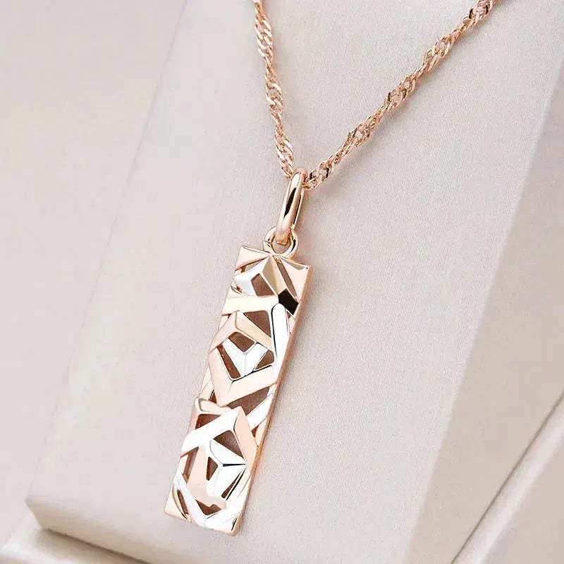 Elegant necklace in silver and golden