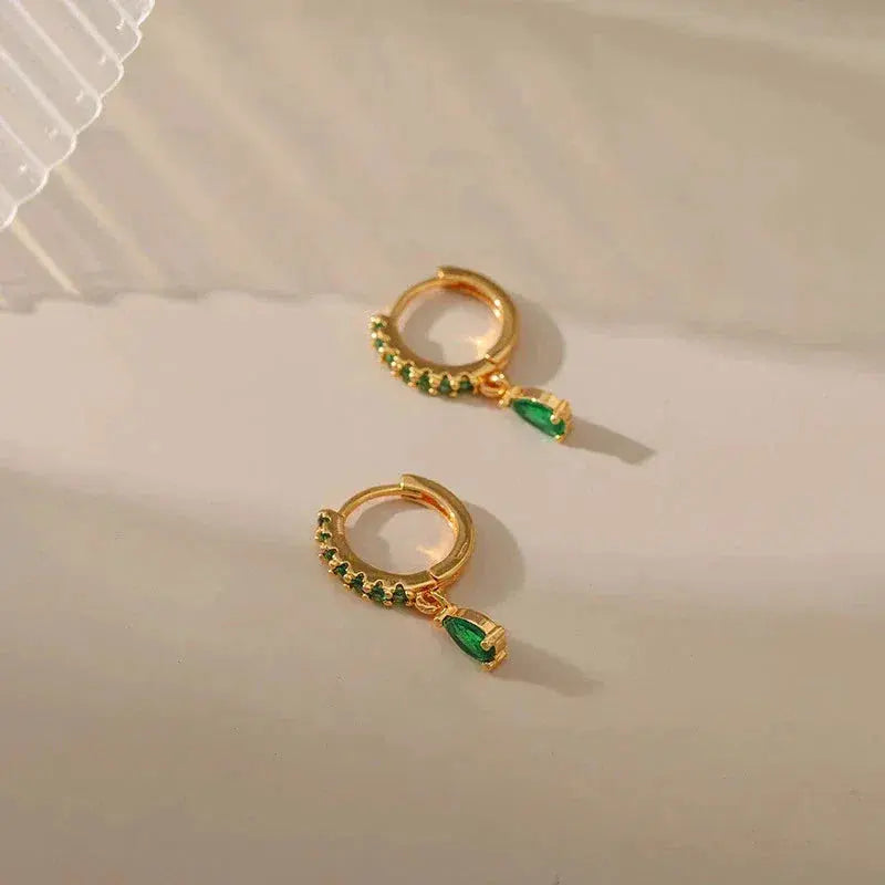 Zirconia earrings with emerald