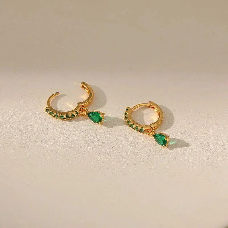 Zirconia earrings with emerald