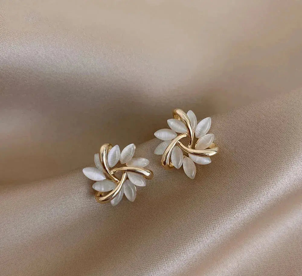 Elegant and exquisite opal petal circle stud earrings in golden