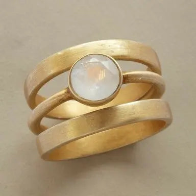 Vintage Golden & Inlaid Moonstone Ring