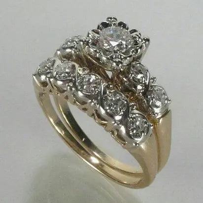 Vintage golden ring with glitter